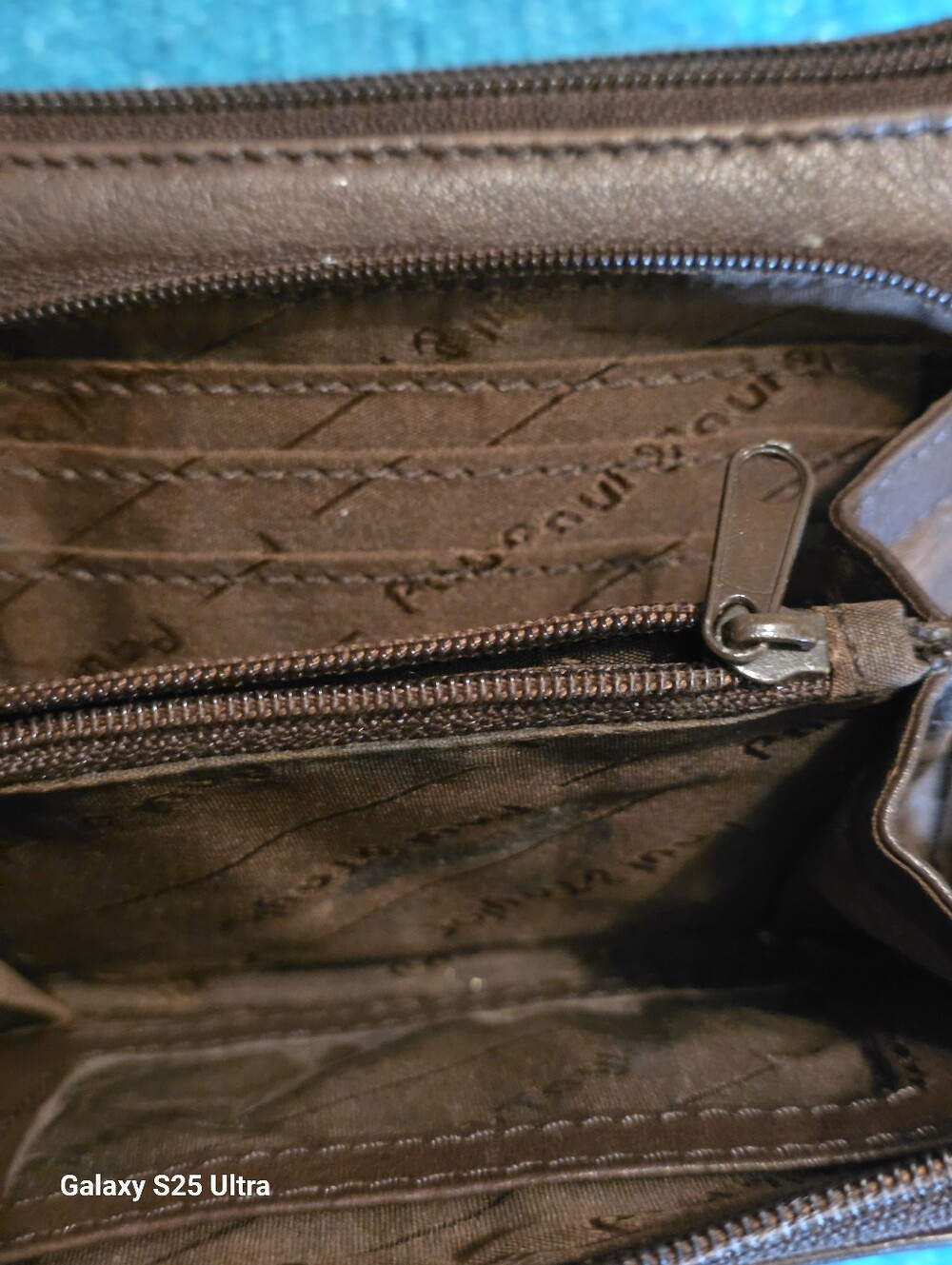 Paul & Taylor Vintage Distressed 90's Leather Mini/Wallet Crossbody - Picture 10 of 16